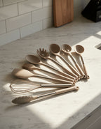 Zestaw Narzędzi Kuchennych Silikonowych – Beżowy, Nordic Design z 11 Elementami do Gotowania i Serwowania